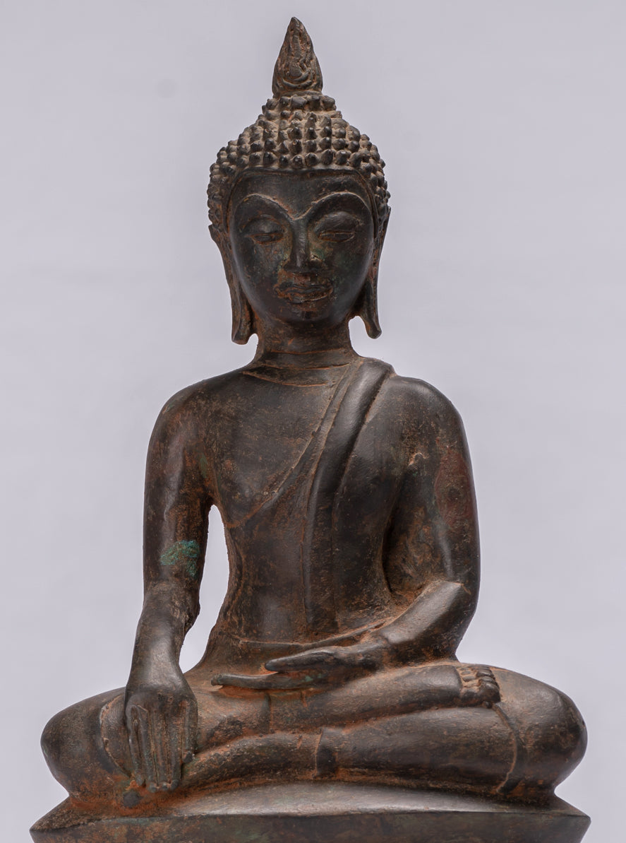 Buddha-Statue – Antike sitzende Erleuchtungs-Buddha-Statue im Ayutthaya-Stil – 29 cm.