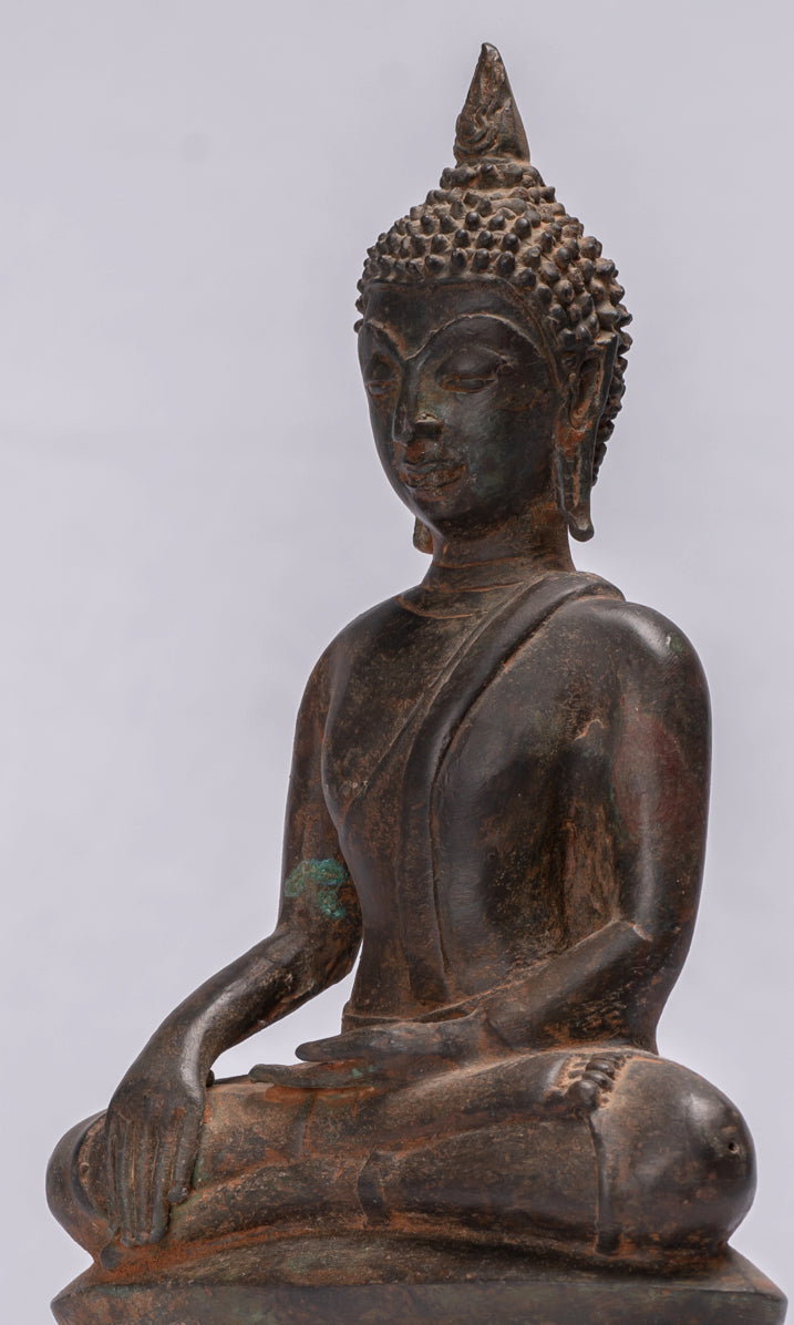 Buddha-Statue – Antike sitzende Erleuchtungs-Buddha-Statue im Ayutthaya-Stil – 29 cm.
