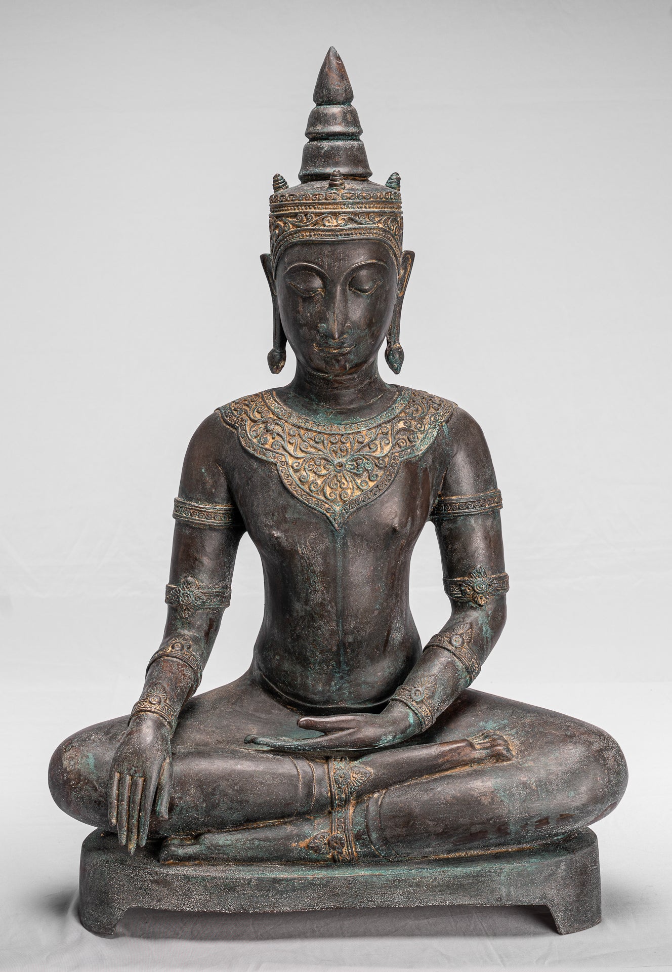 Statue de Bouddha - Statue de Bouddha des Lumières assise d'Ayutthaya de style thaïlandais antique - 74 cm/30"Statue de Bouddha - Statue de Bouddha des Lumières assise d'Ayutthaya de style thaïlandais antique - 74 cm/30"