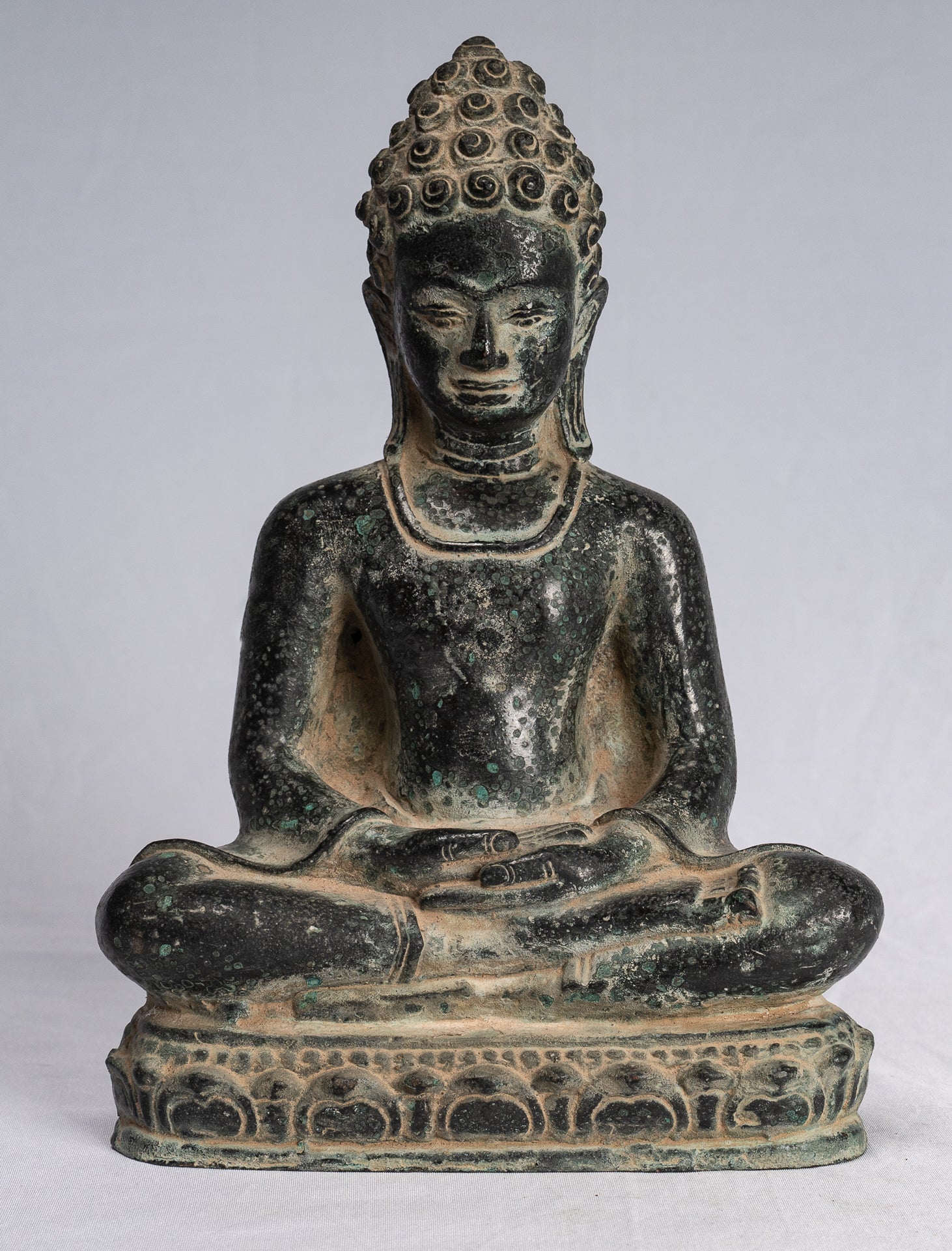 Estatua de Buda - Estatua de Buda de Meditación de Bronce Sentado de Estilo Antiguo Khmer - 20 cm/8 "