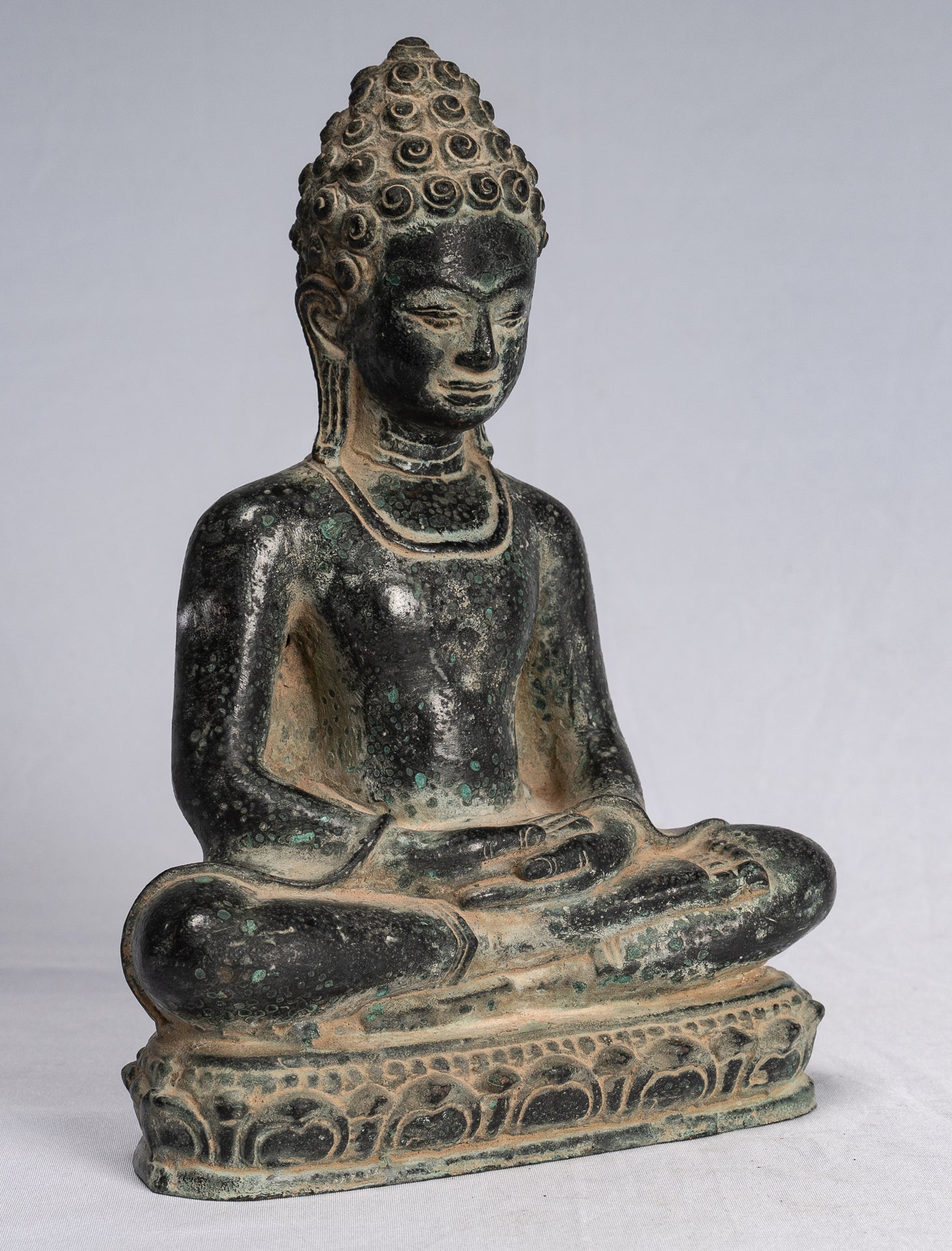 Estatua de Buda - Estatua de Buda de Meditación de Bronce Sentado de Estilo Antiguo Khmer - 20 cm/8 "