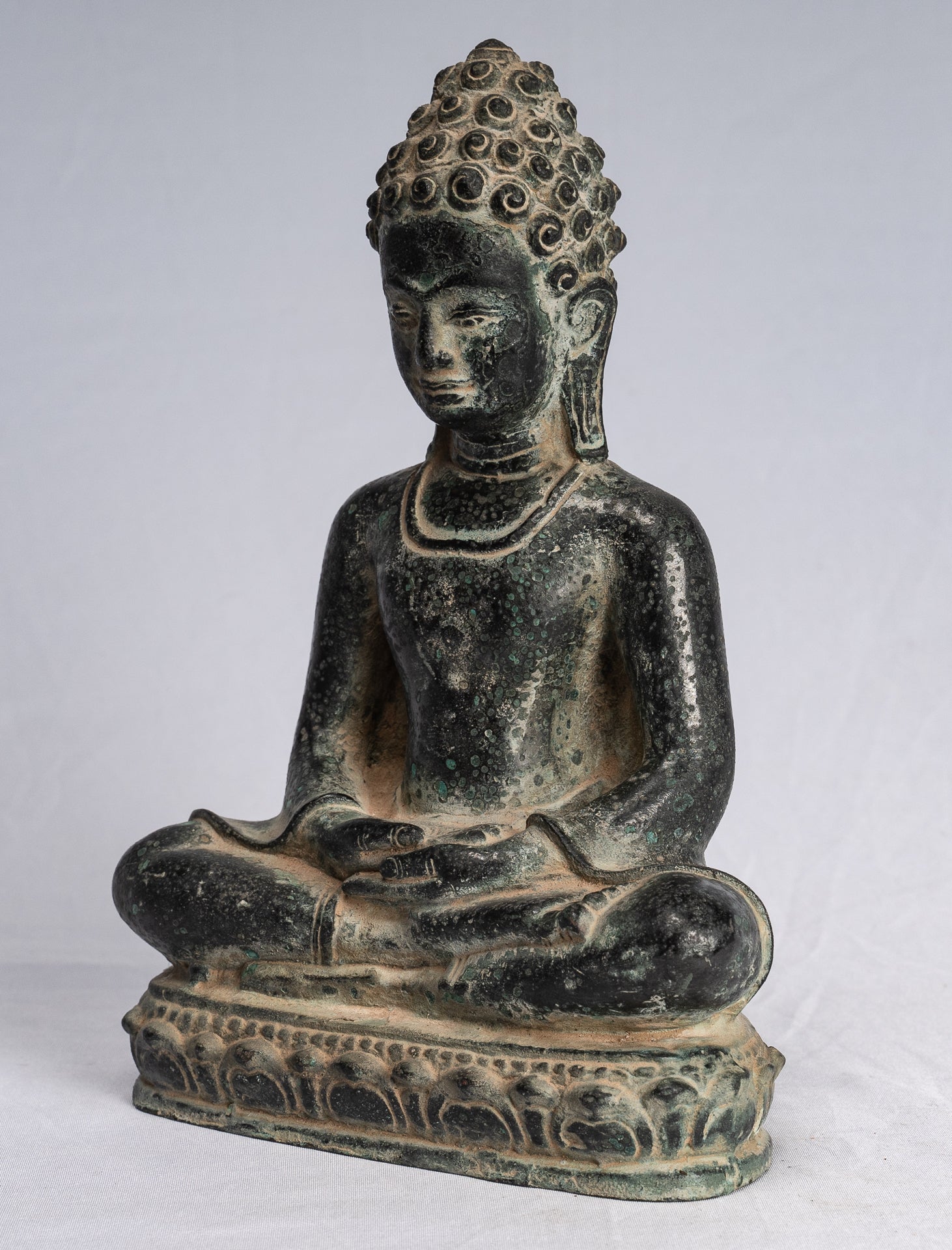 Estatua de Buda - Estatua de Buda de Meditación de Bronce Sentado de Estilo Antiguo Khmer - 20 cm/8 "