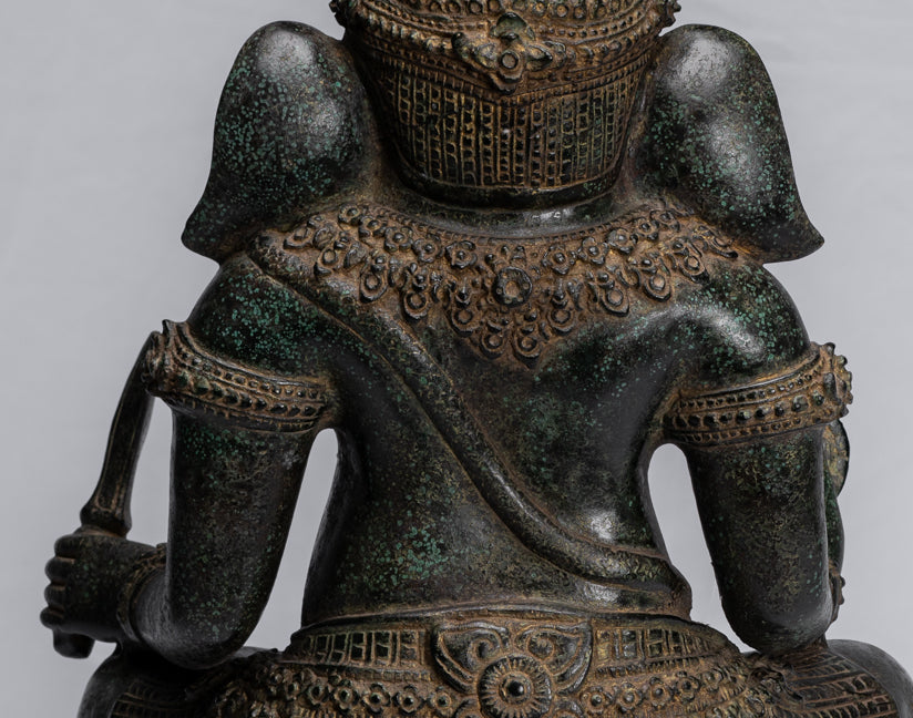 Ganesha-Statue – Sitzende Ganesh-Statue aus Bronze im antiken Khmer-Stil – 57 cm.