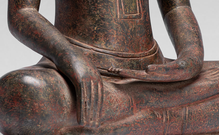 Statue de Bouddha – Statue de Bouddha des Lumières assise en bronze de style thaïlandais antique – 47 cm.