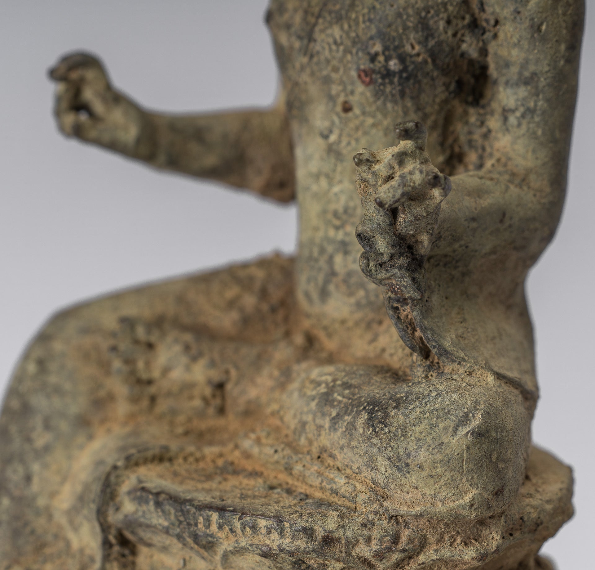 Estatua de Buda - Estilo indonesio antiguo de bronce sentado Javanese Buda - 18 cm/7 "