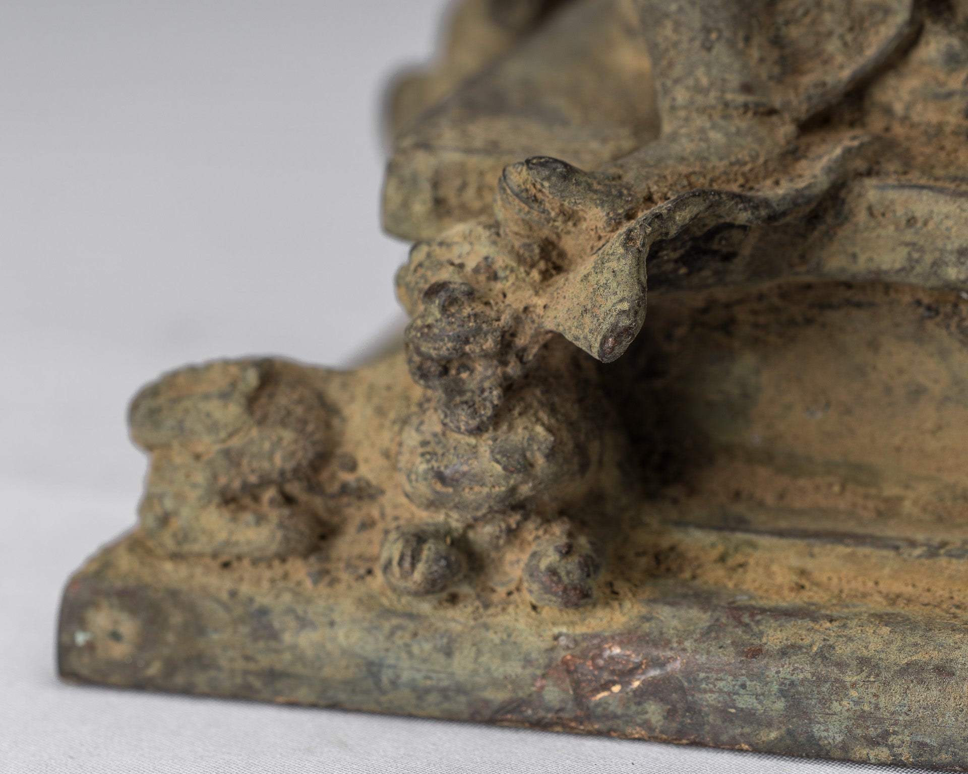 Estatua de Buda - Estilo indonesio antiguo de bronce sentado Javanese Buda - 18 cm/7 "