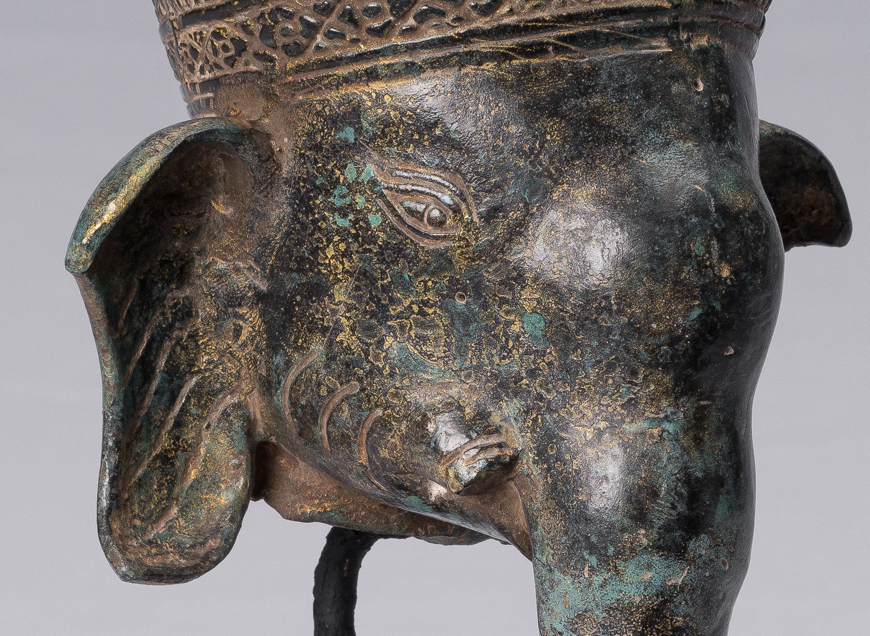 Éléphant – Statue d'éléphant de style Bayon en bronze monté de style khmer antique – 29 cm de haut