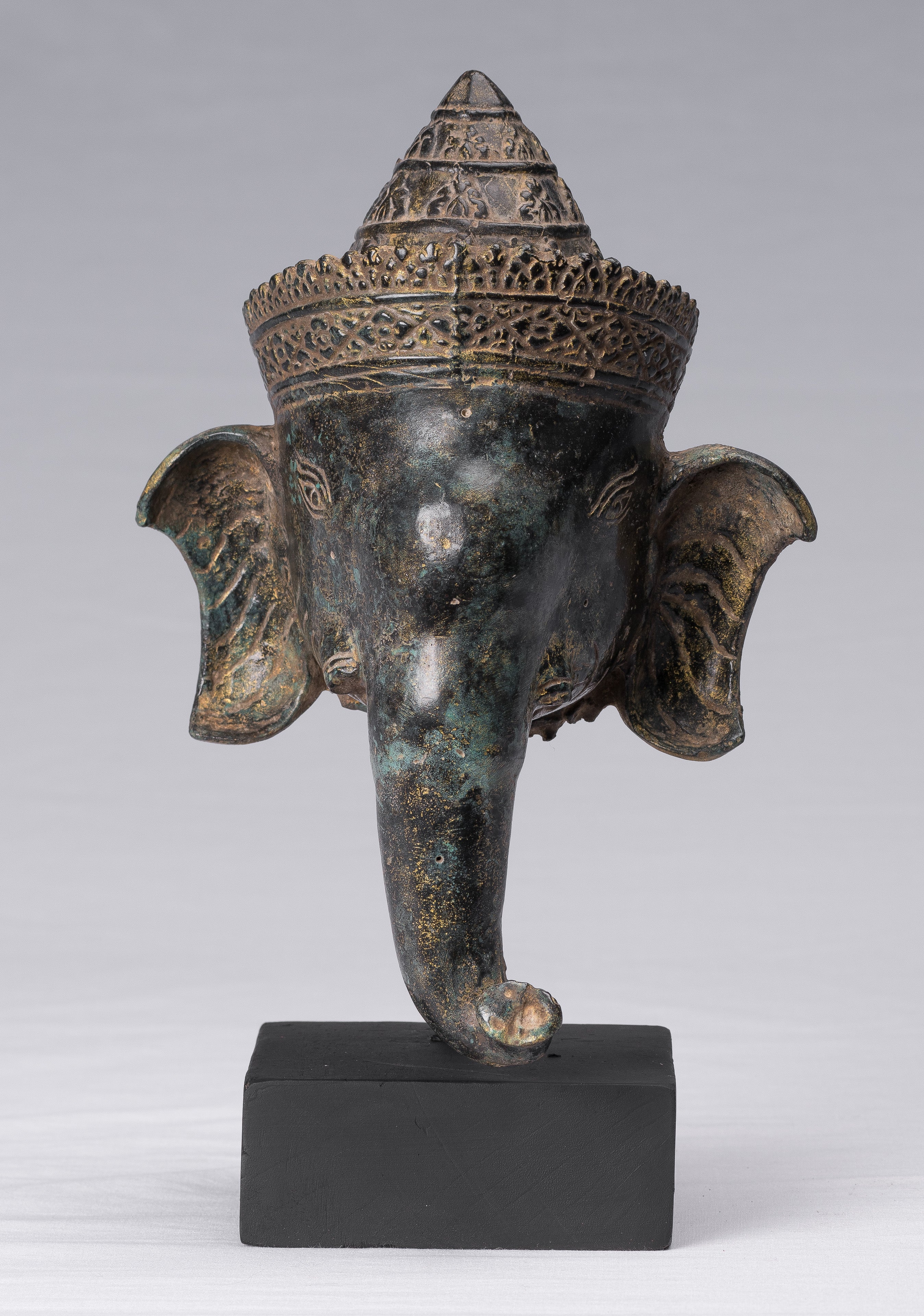 Éléphant – Statue d'éléphant de style Bayon en bronze monté de style khmer antique – 29 cm de haut