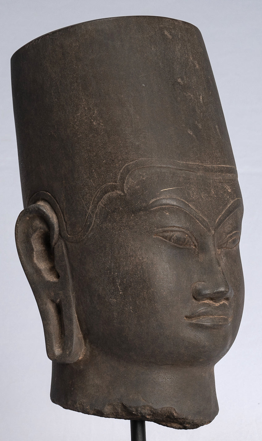 Statue de Vishnu – Antique Phnom Da Style Hari Hari ou tête de Vishnu – 39 cm/16"