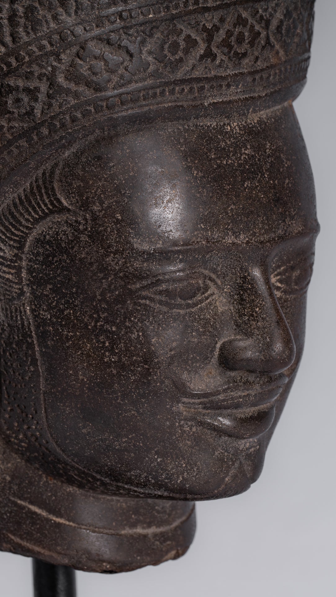 Estatua de Vishnu - Cabeza de Khmer Vishnu montado en piedra antiguo Koh Ker Stone - 31 cm / 12 "