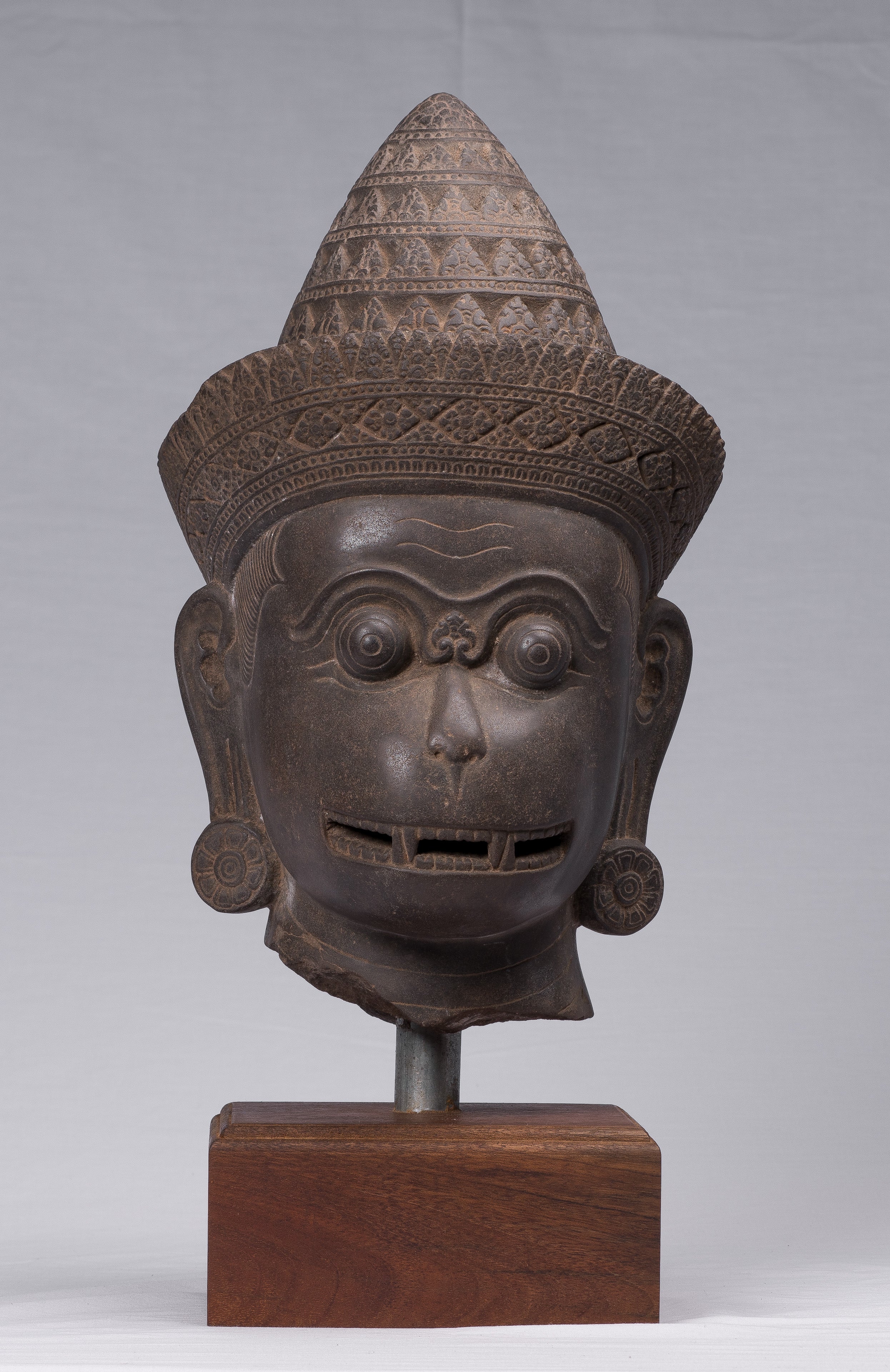 Antique JMER Style Stone Banteay Srei Hindu Dios Hanuman Estatua - 55 cm/22 "de alto