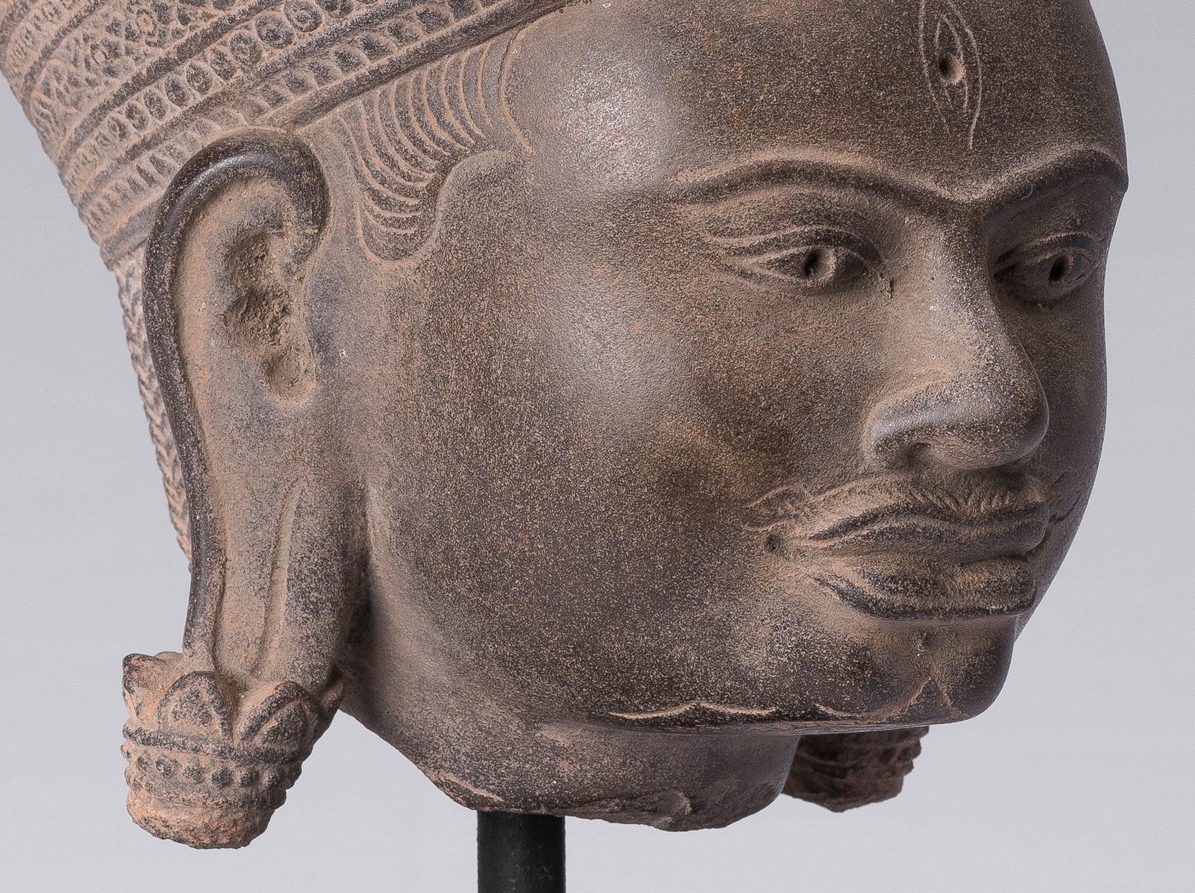 Shiva-Statue – antiker Banteay-Srei-Stil, Khmer-Stein, Shiva-Statuenkopf – Zerstörer – 31 cm