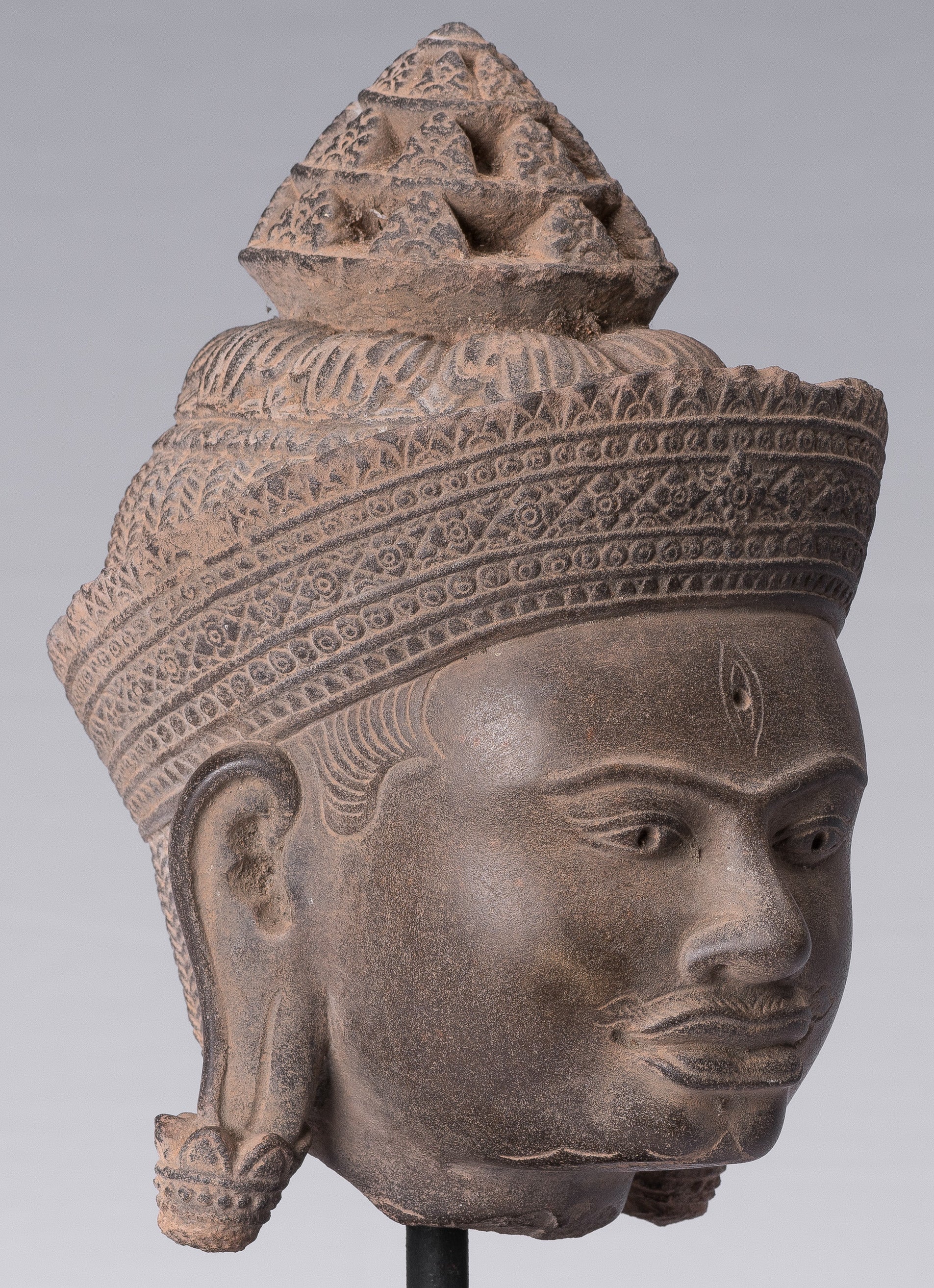 Shiva-Statue – antiker Banteay-Srei-Stil, Khmer-Stein, Shiva-Statuenkopf – Zerstörer – 31 cm