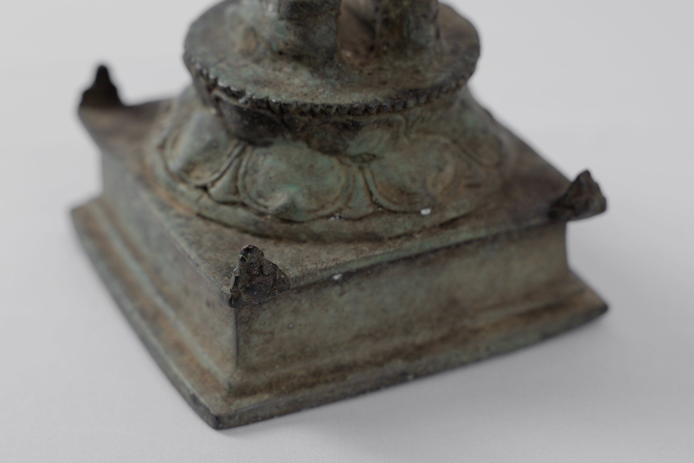 Estatua de Vishnu - Estatua de bronce de alumno de estilo Java antiguo de Java - 31cm