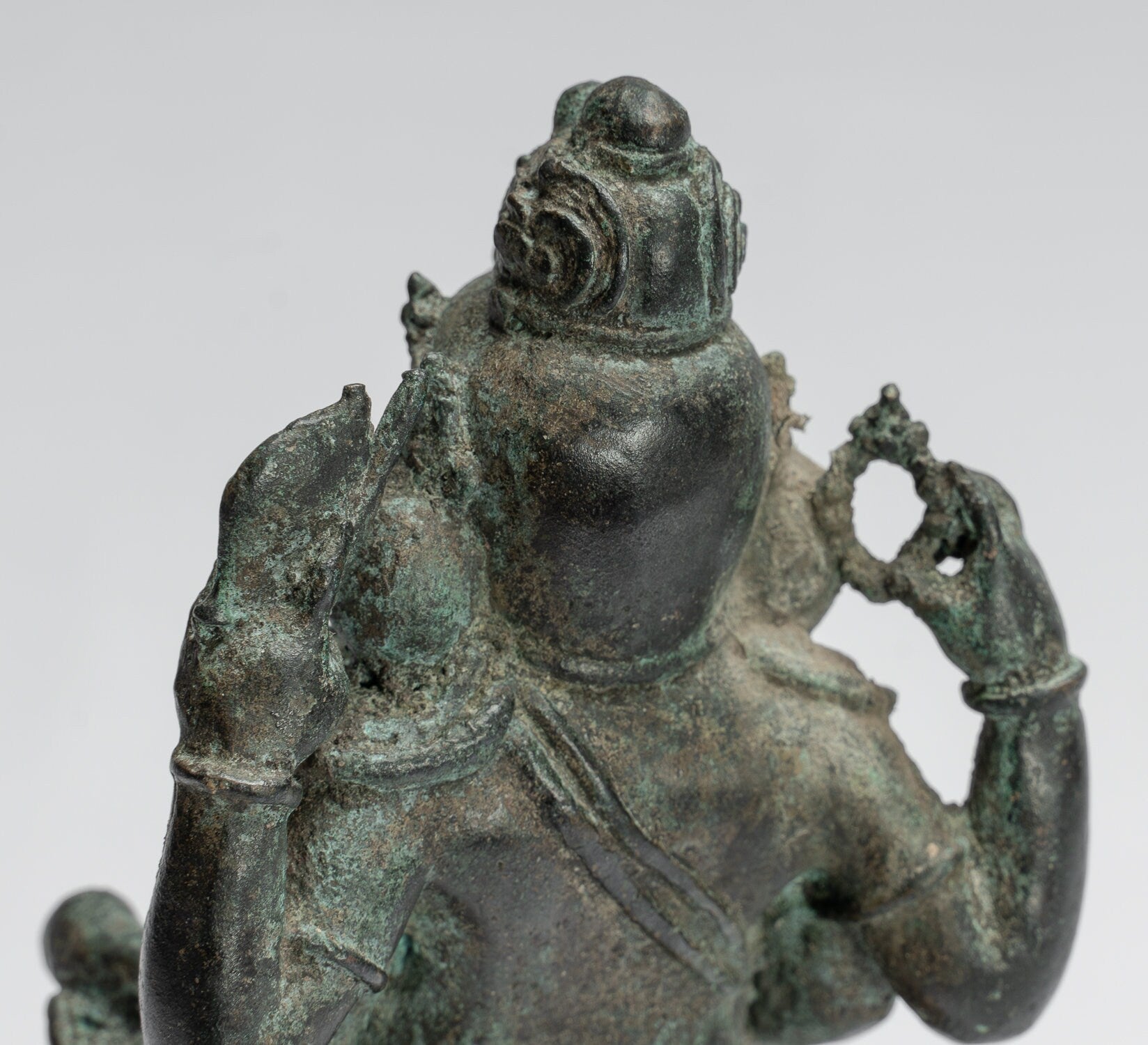 Statue de Ganesha – Statue antique de style javanais en bronze assis Majapahit Ganesha – 24 cm/25,4 cm