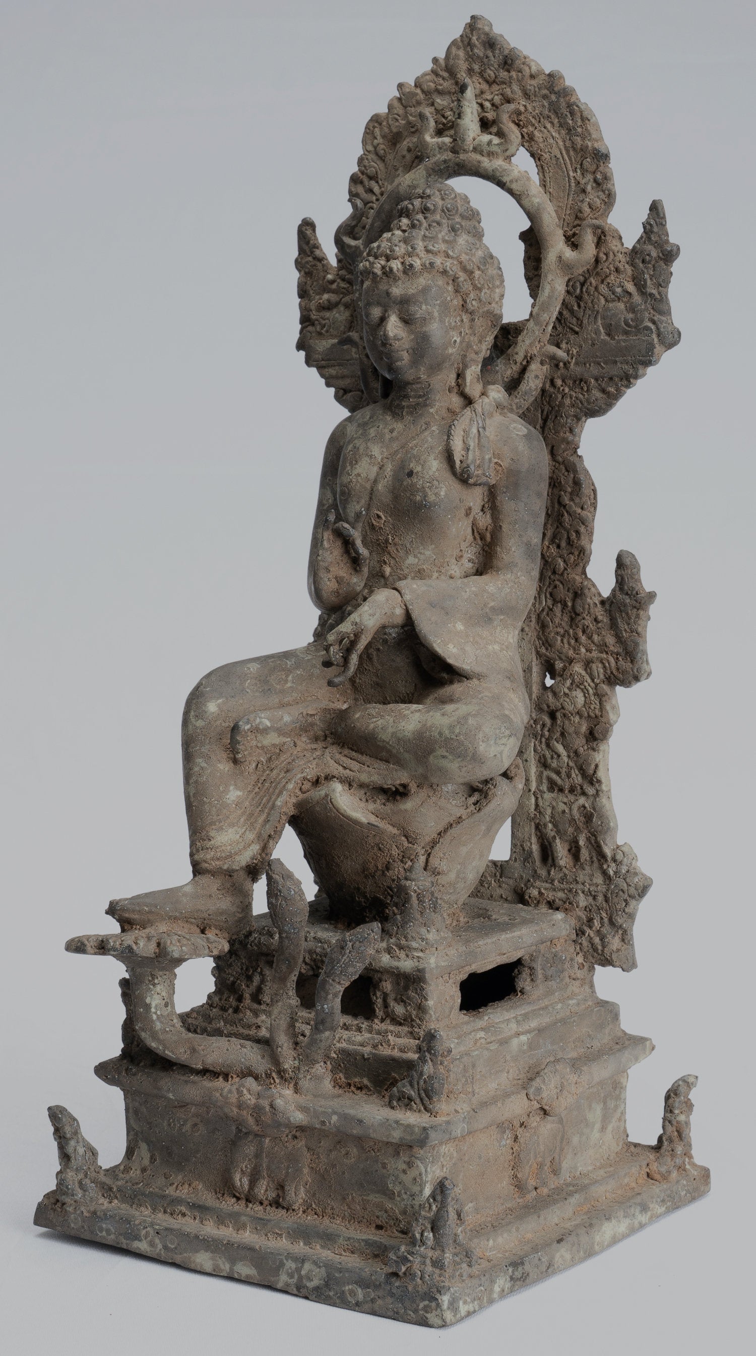 Buddha-Statue – sitzender javanischer Prediger-Buddha aus Bronze im antiken indonesischen Stil – 29 cm