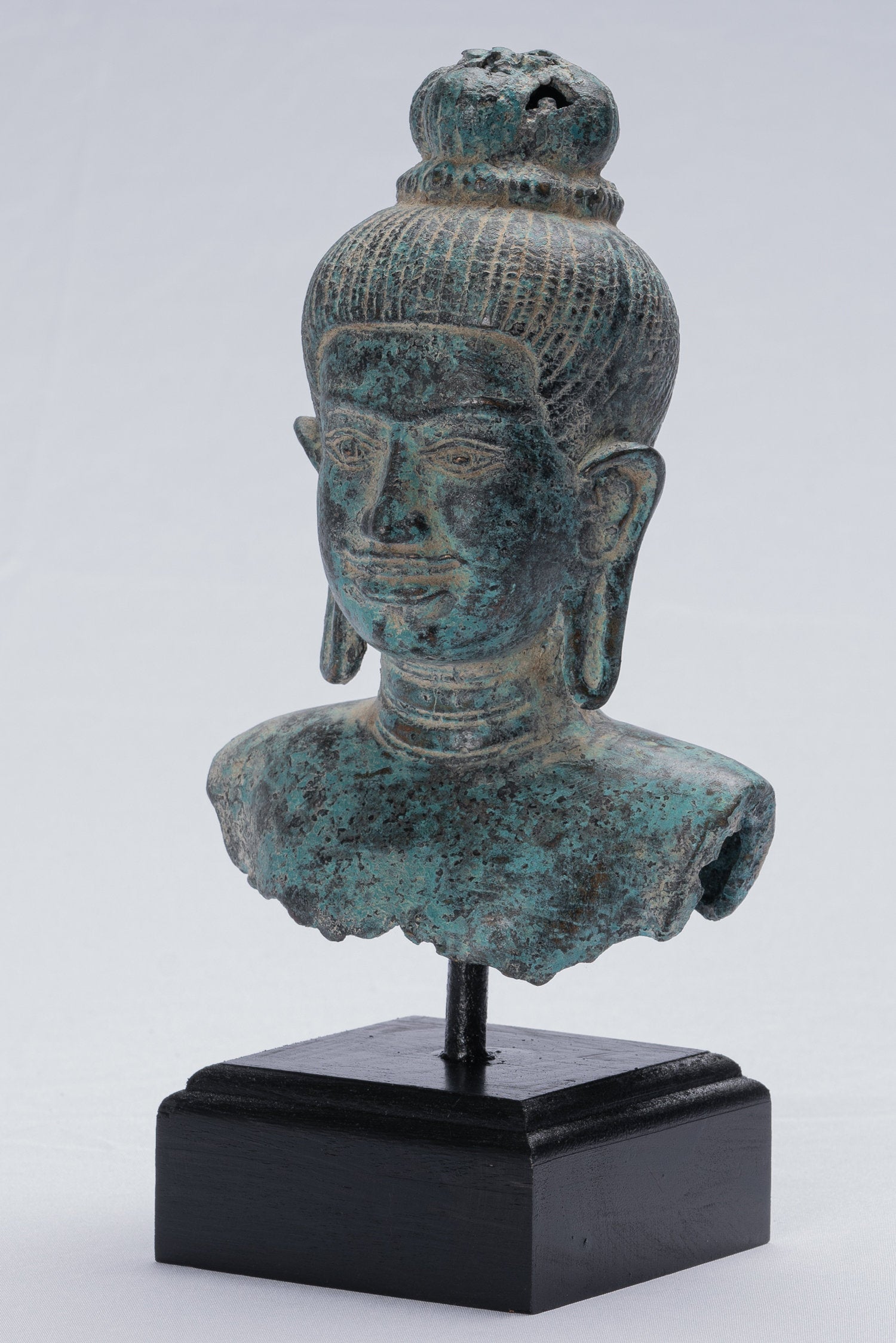 Vishnu-Statue – antike Vishnu-Statue aus Bronze im Baphuon-Stil – Beschützer und Erhalter – 25 cm.