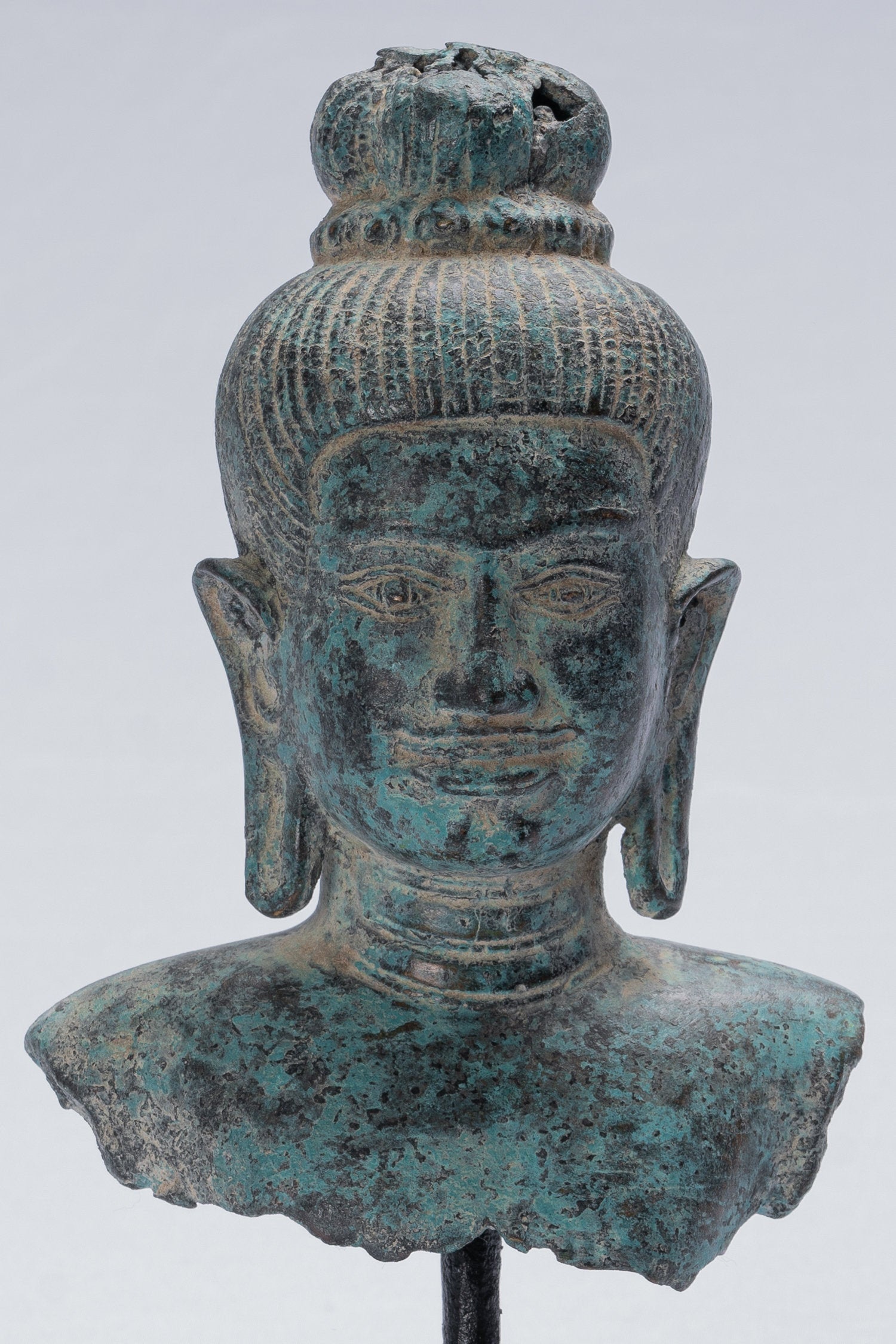 Vishnu-Statue – antike Vishnu-Statue aus Bronze im Baphuon-Stil – Beschützer und Erhalter – 25 cm.