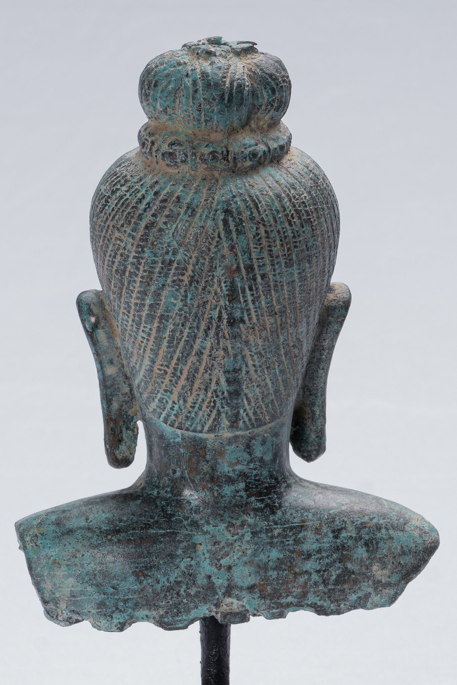 Vishnu-Statue – antike Vishnu-Statue aus Bronze im Baphuon-Stil – Beschützer und Erhalter – 25 cm.