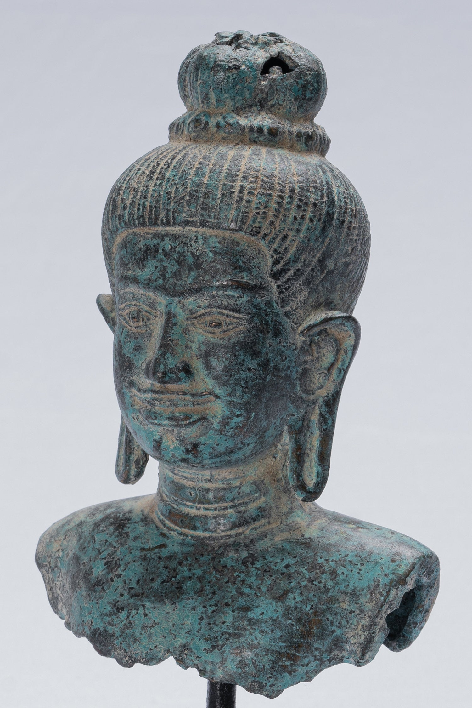 Vishnu-Statue – antike Vishnu-Statue aus Bronze im Baphuon-Stil – Beschützer und Erhalter – 25 cm.