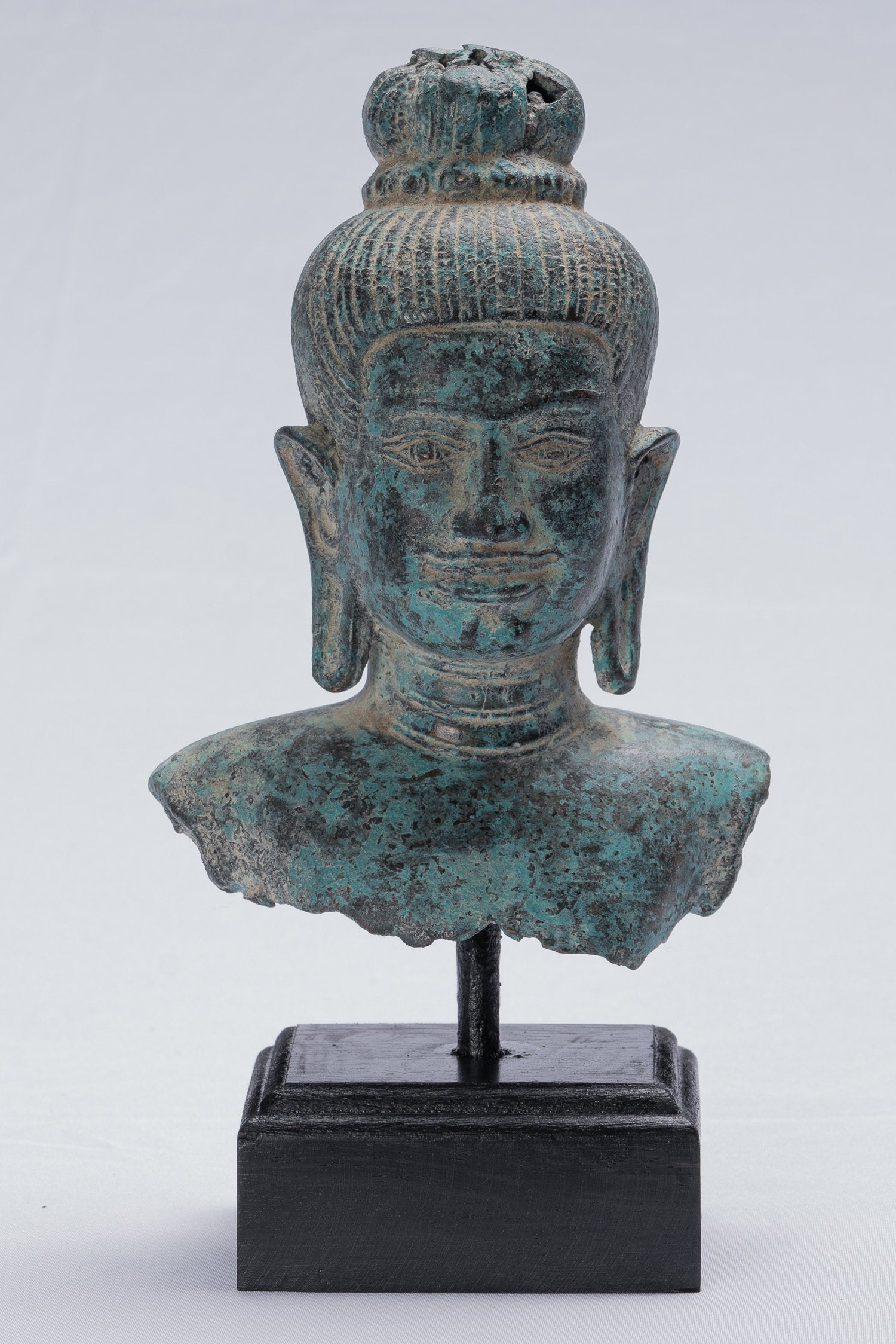 Vishnu-Statue – antike Vishnu-Statue aus Bronze im Baphuon-Stil – Beschützer und Erhalter – 25 cm.