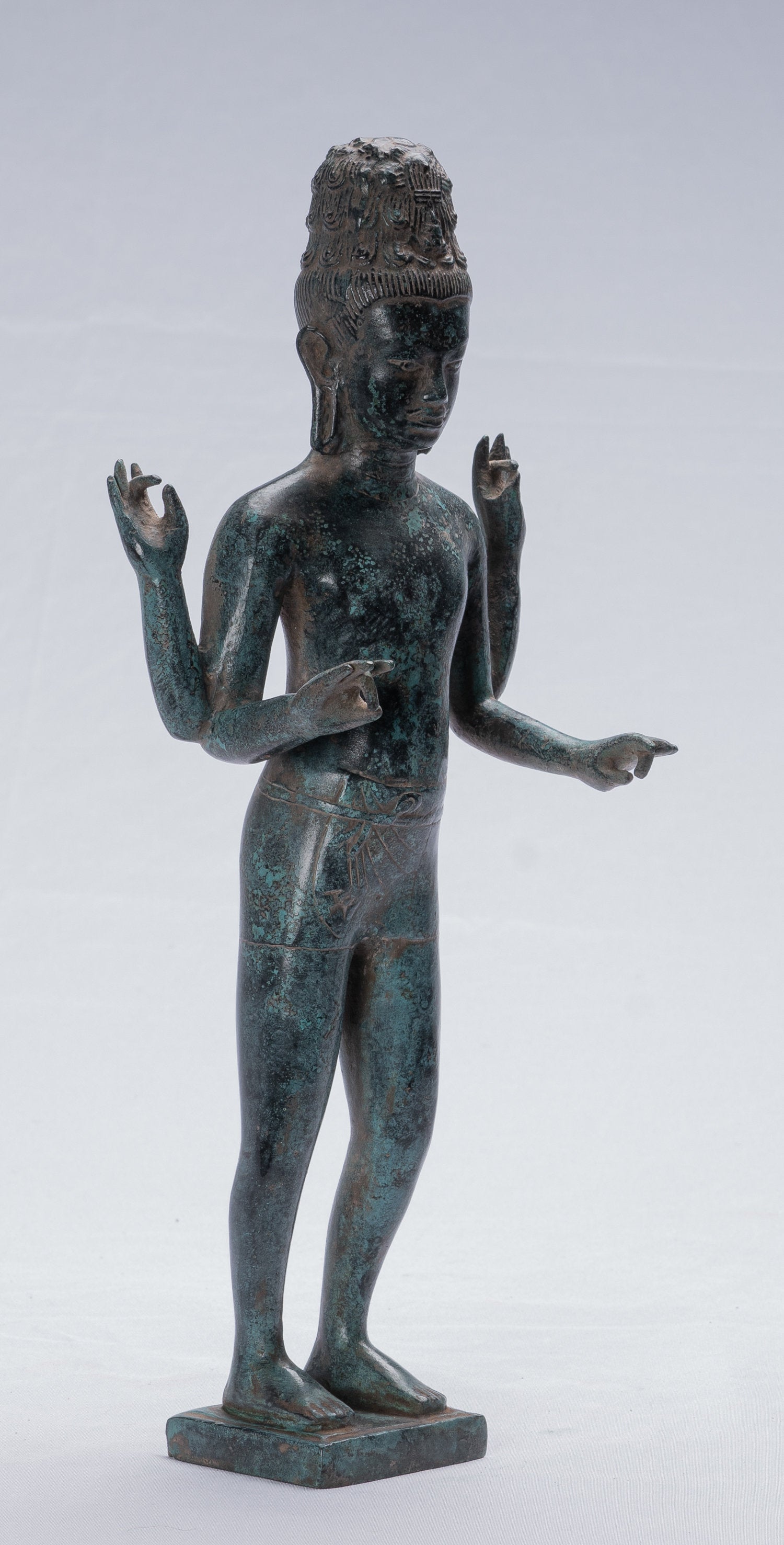 Lokeshvara-Skulptur – antike Khmer-Lokeshvara-Statue aus Bronze im Bayon-Stil – 33 cm.