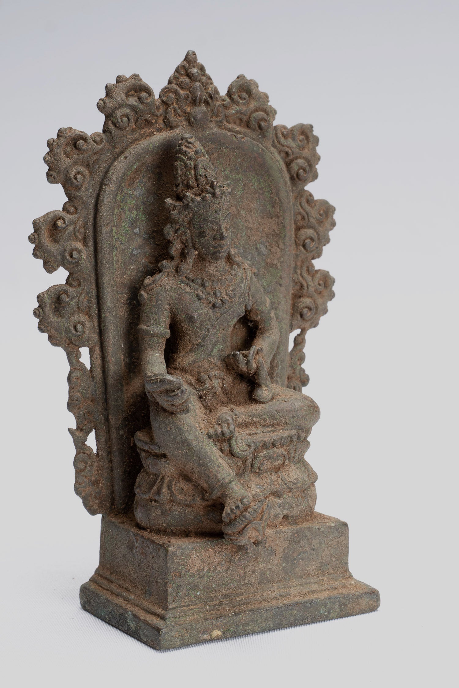 Statue de Shiva - Statue de Shiva assise javanaise en bronze de style indonésien antique -14 cm/5"