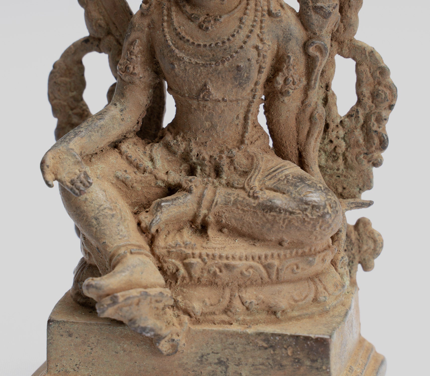 Vishnu-Antique Java Style Majapahit Seated Bronze Charity Vishnu Statue-11cm/4 "