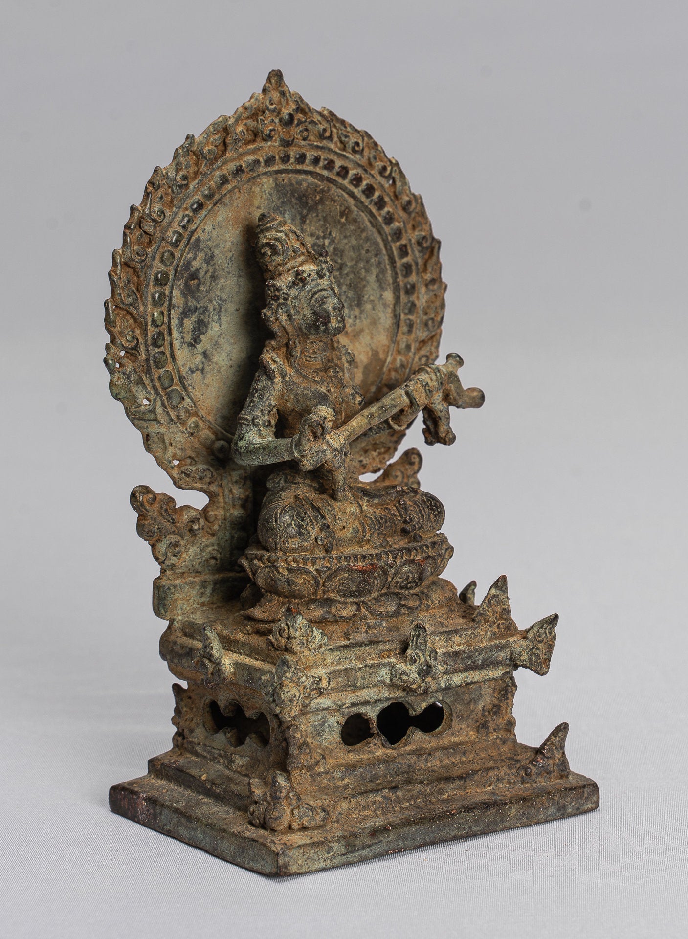 Statue de Tara - Statue de Devi Tara en bronze assis Majapahit de style Java antique - 14 cm/6"