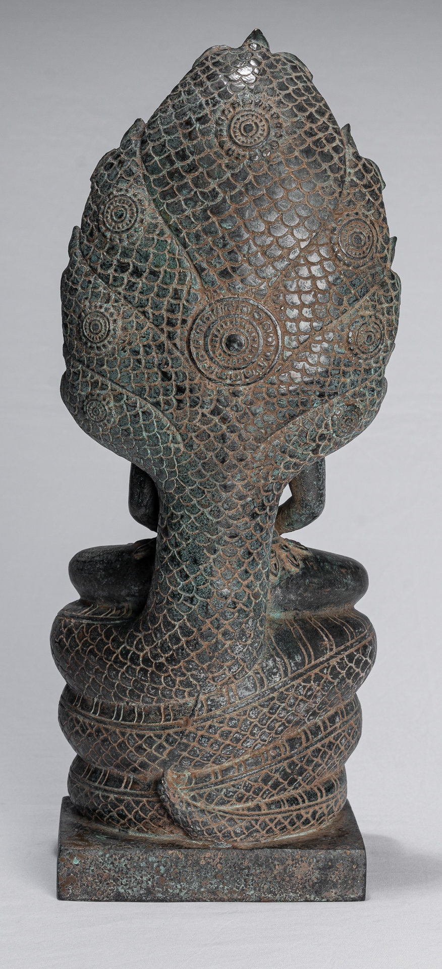 Estatua de Buda - Estatua de Buda Naga Buddha de bronce de estilo jemer.