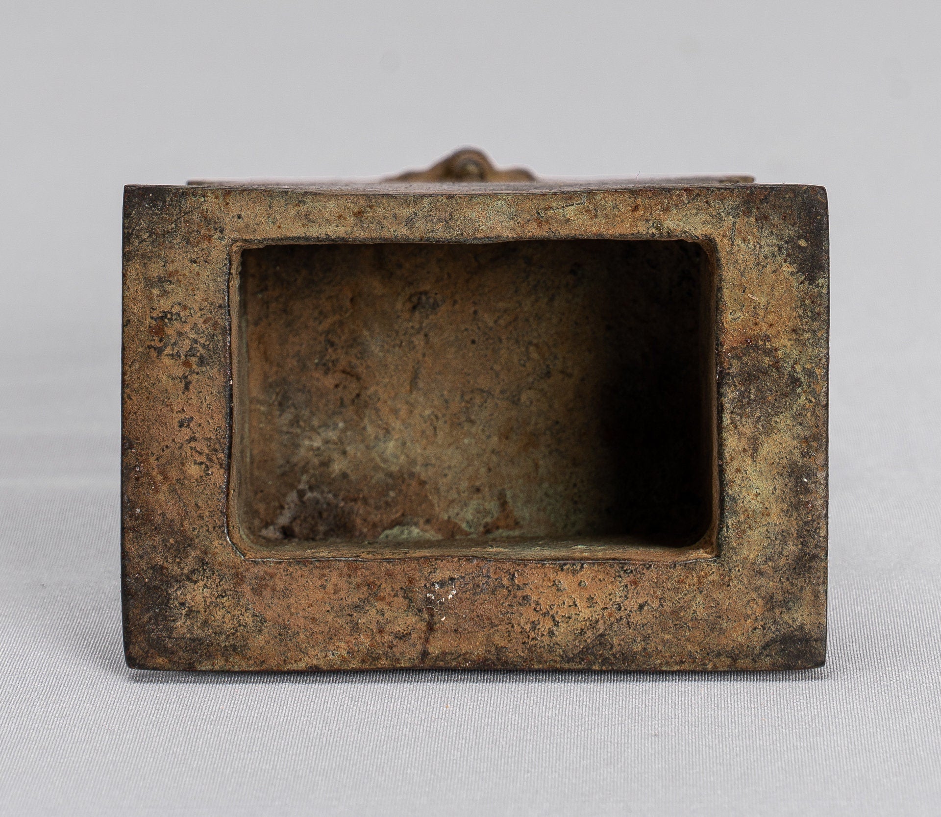 Estatua de Buda - Antiguo estilo indonesio de bronce sentado Javanese Ilustración Buda - 16 cm/6 "