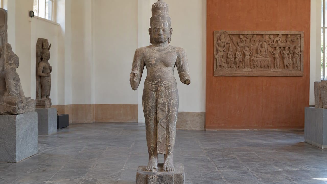 Khmer Vishnu Iconography: How to Read the God in Cambodian Sculpture