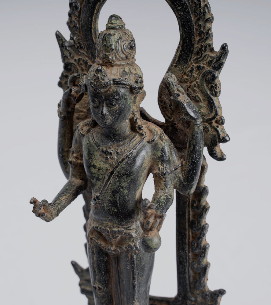 Vishnu - Statua di Vishnu in bronzo in stile indonesiano antico Majapahit - 24 cm/10"