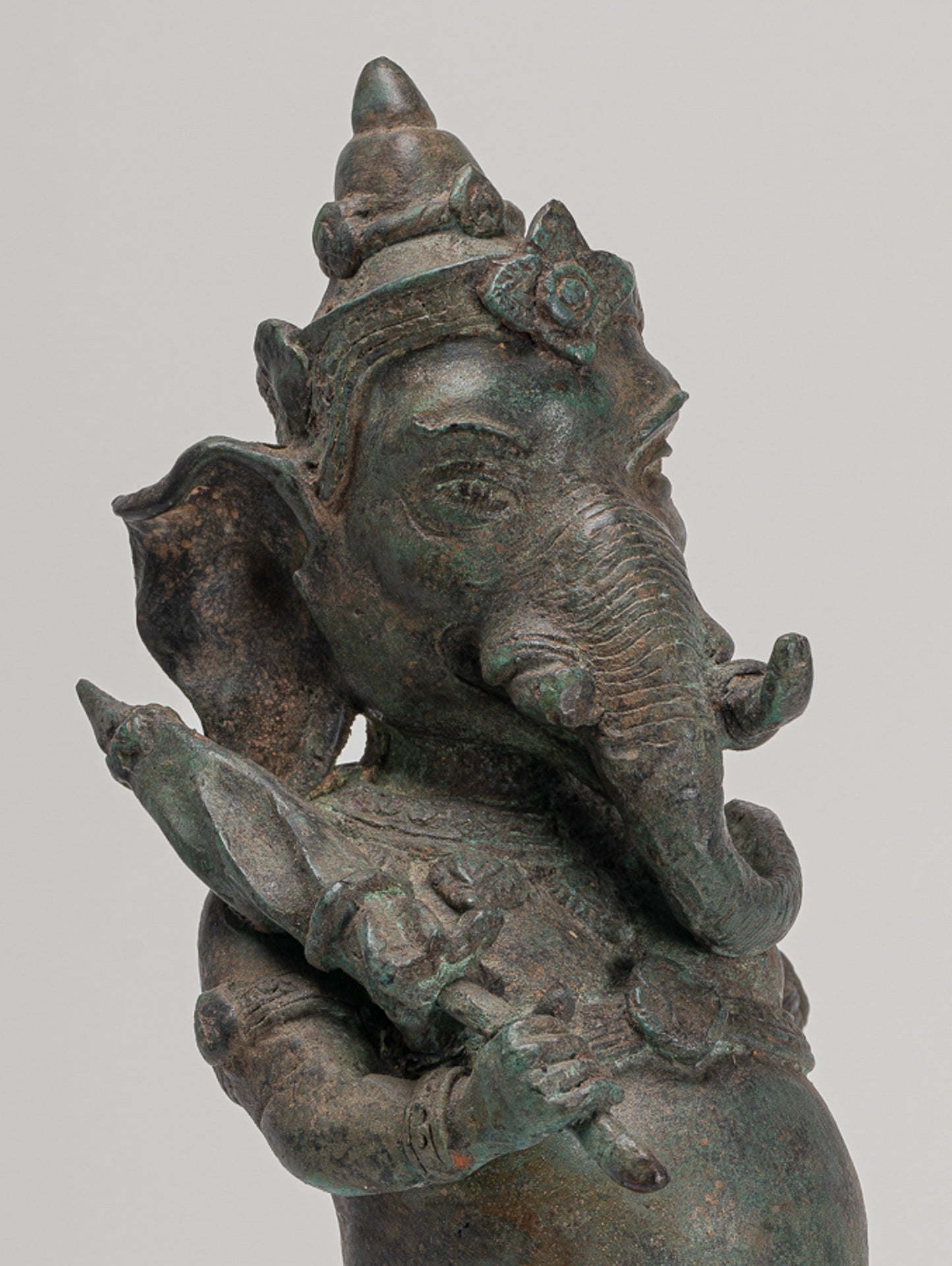 Statue de marié Ganesha - Statue antique thaïlandaise de Mappilai Ganapathi Ganesh avec parapluie - 38 cm/15"