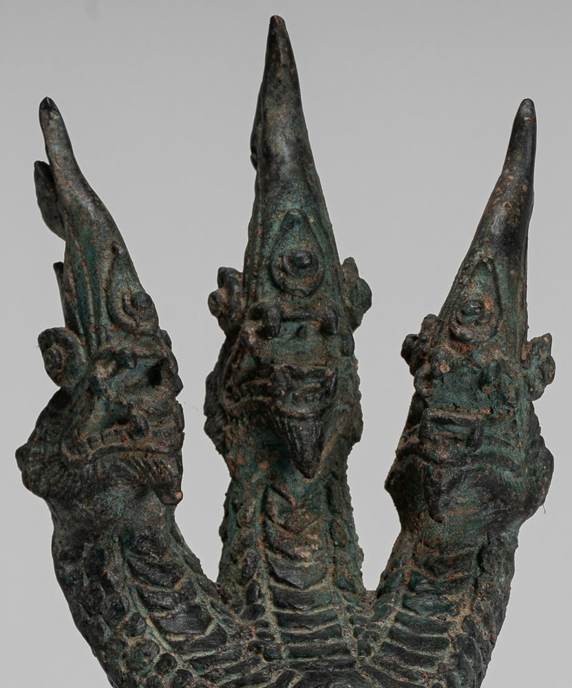 Statue protectrice antique en bronze de style thaïlandais à trois têtes Naga, serpent ou serpent - 26 cm/10"