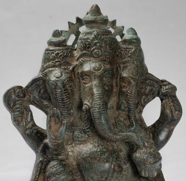Estatua de Ganesha de tres cabezas Tri Muhkthi Ganapathi de bronce estilo tailandés antiguo - 21 cm / 8 "