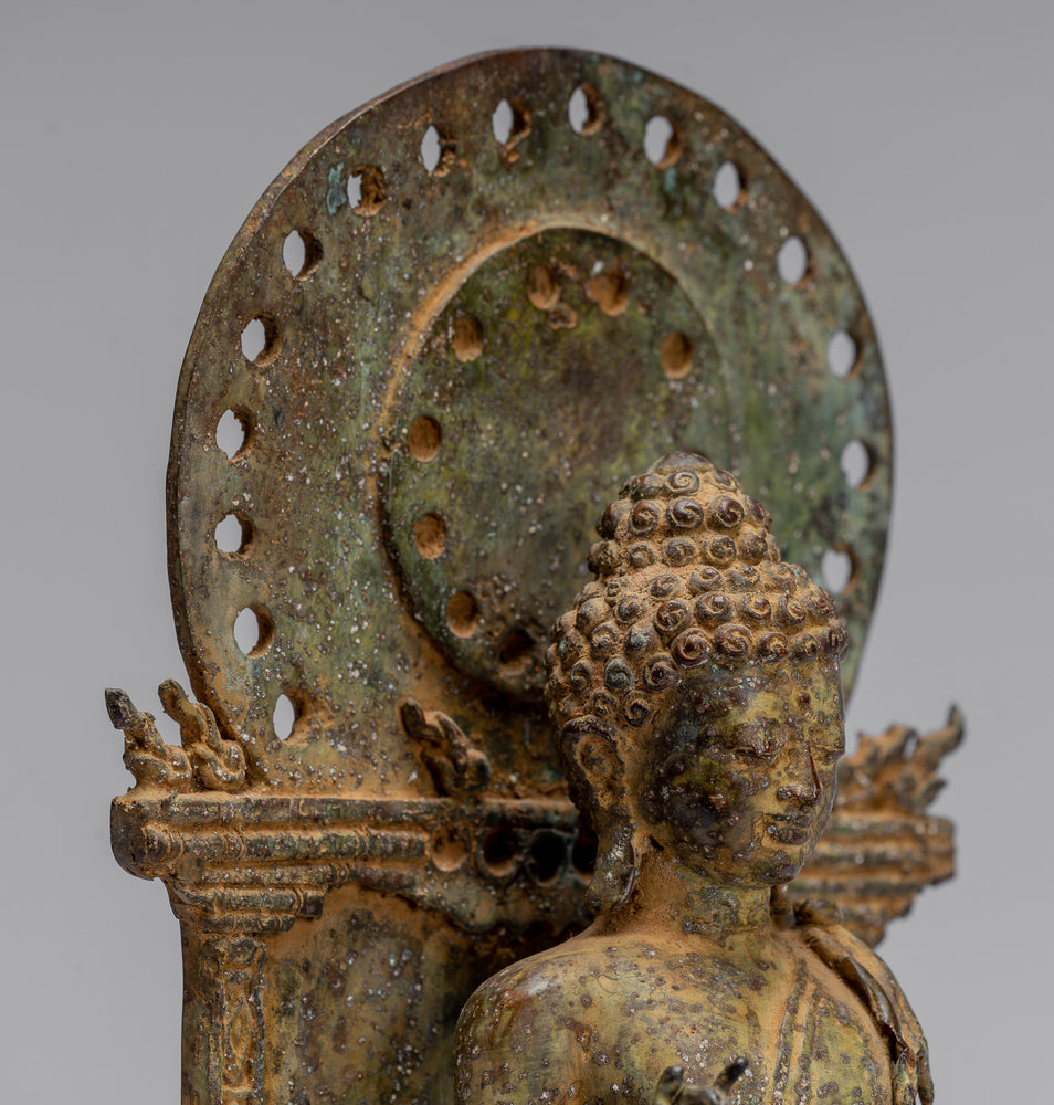 Statua di Buddha - Buddha giavanese seduto in bronzo antico in stile indonesiano - 27 cm/11"