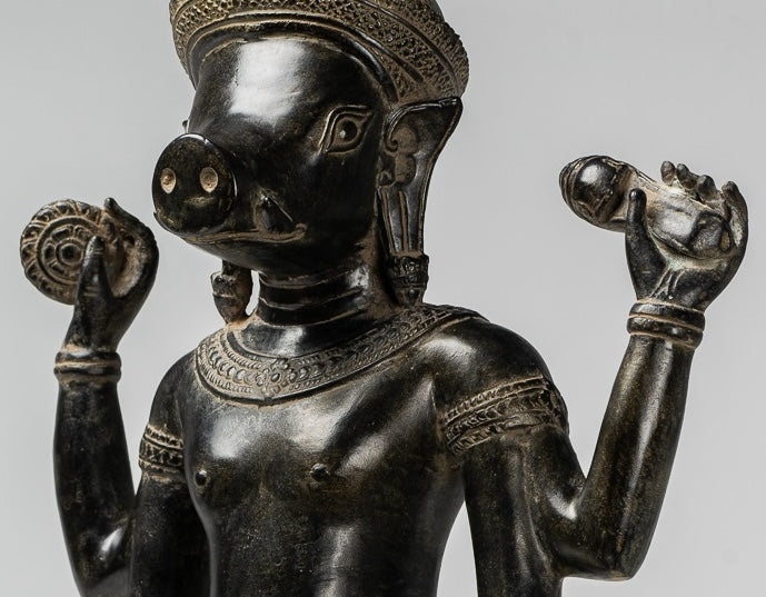 Statua di Varaha - Avatar di Vishnu con cinghiale Varaha in bronzo in piedi in stile Khmer antico - 55 cm/22"