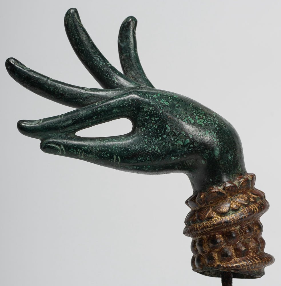 Main Apsara Katakaamukha en bronze de style khmer antique montée - 26 cm/10"