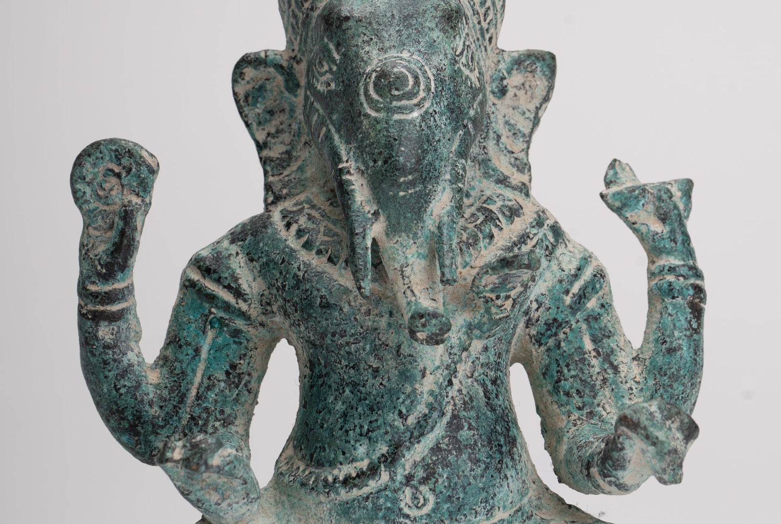 Statua di Ganesha - Statua di Ganesh a quattro braccia seduto in bronzo di Angkor Wat in stile Khmer antico - 14,5 cm/6"