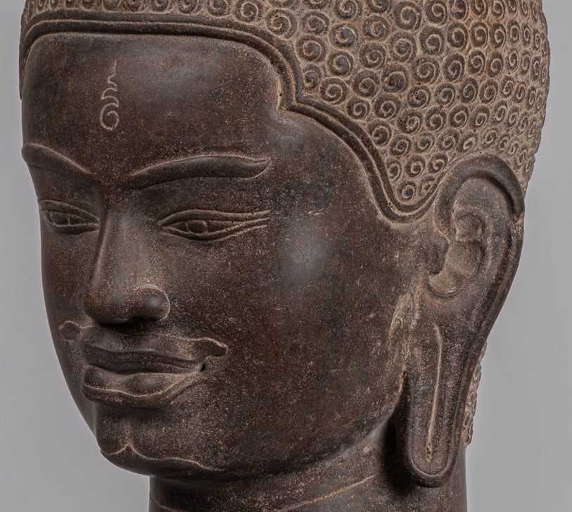 Statue de Shiva - Statue de tête de Shiva en pierre brune de style khmer antique - Le Destructeur - 52 cm/21"