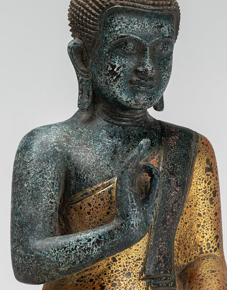 Buddha-Statue – antiker Khmer-Stil Kambodscha Sitzende Buddha-Statue aus Holz, die Mudra lehrt – 39 cm/16 Zoll