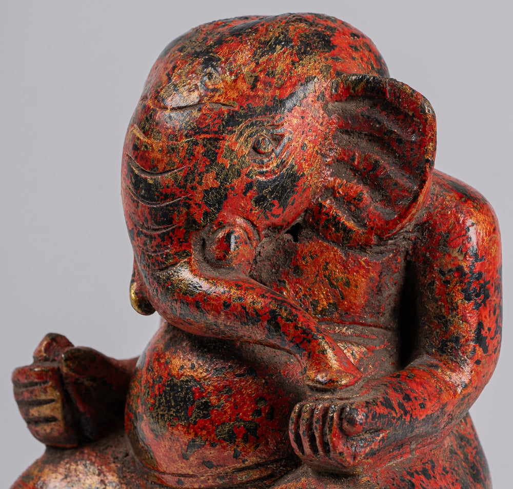 Statua di Ganesh - Statua di Ganesha in legno seduto in stile antico Cham - 21 cm/8"