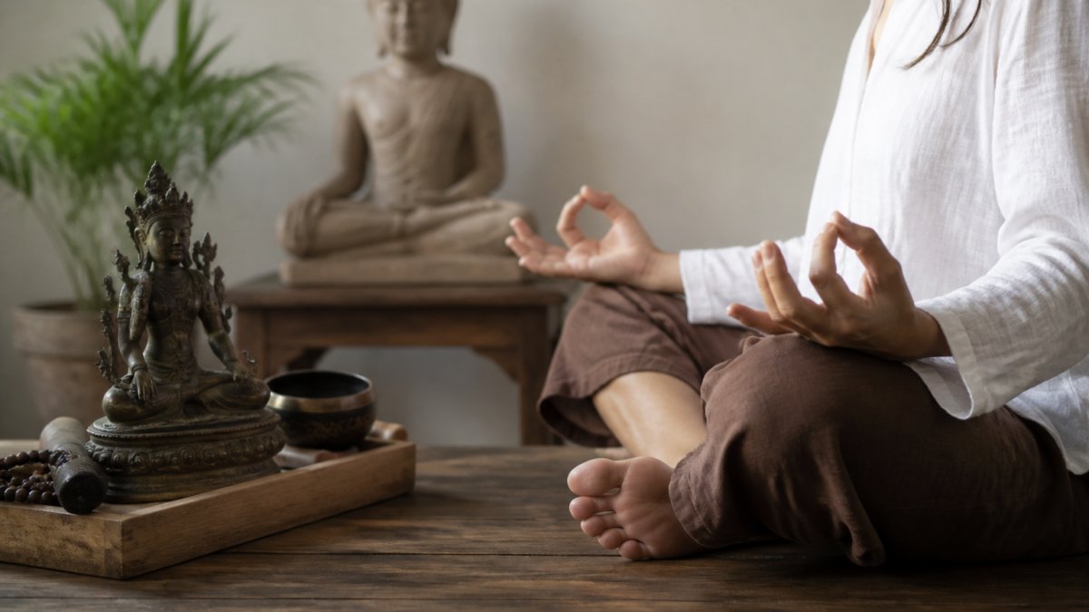 Hand Mudras for Focus and Concentration: A How-To Guide