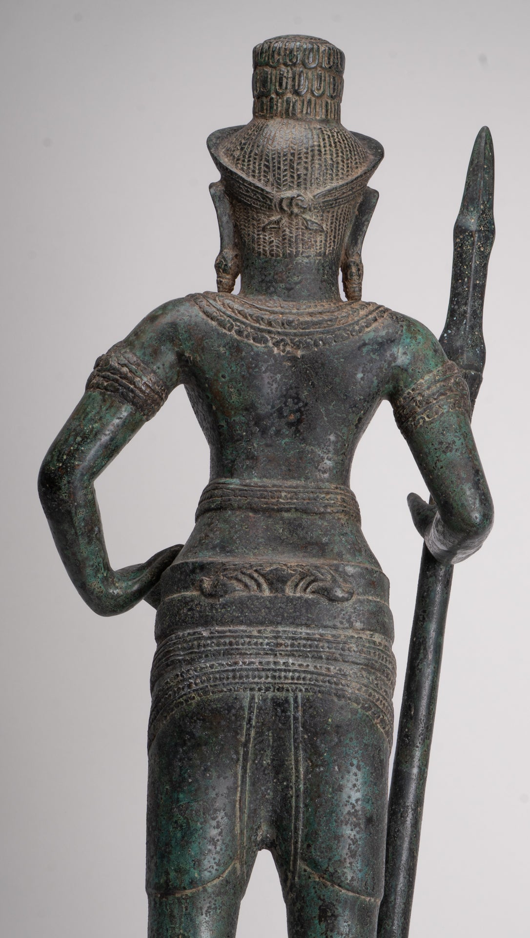 Shiva antique de style khmer en bronze debout de style Angkor Wat avec lance - 91 cm/36"