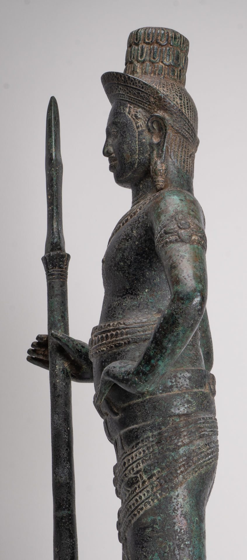 Shiva antique de style khmer en bronze debout de style Angkor Wat avec lance - 91 cm/36"