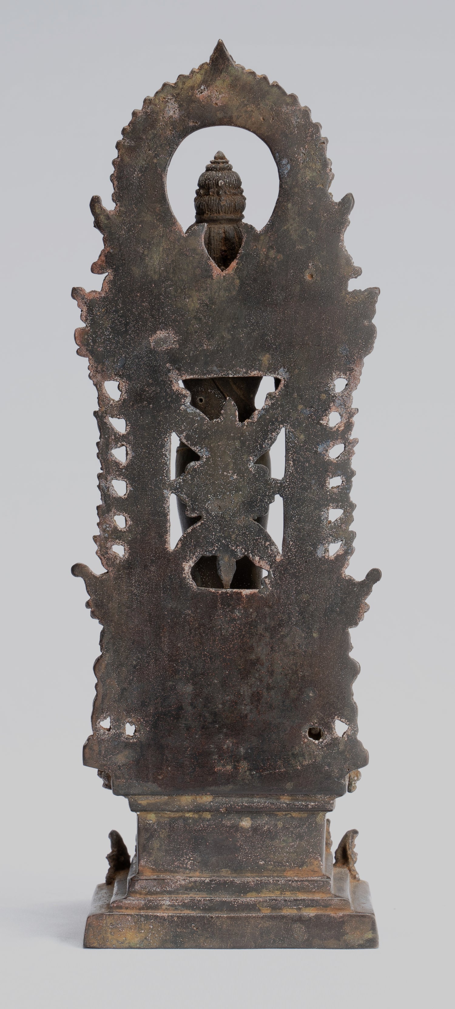 Statua Lokeshvara - Antique in stile indonesiano Bronzo giavanese in piedi statua Lokeshvara a 4 bracci - 26 cm/10 "