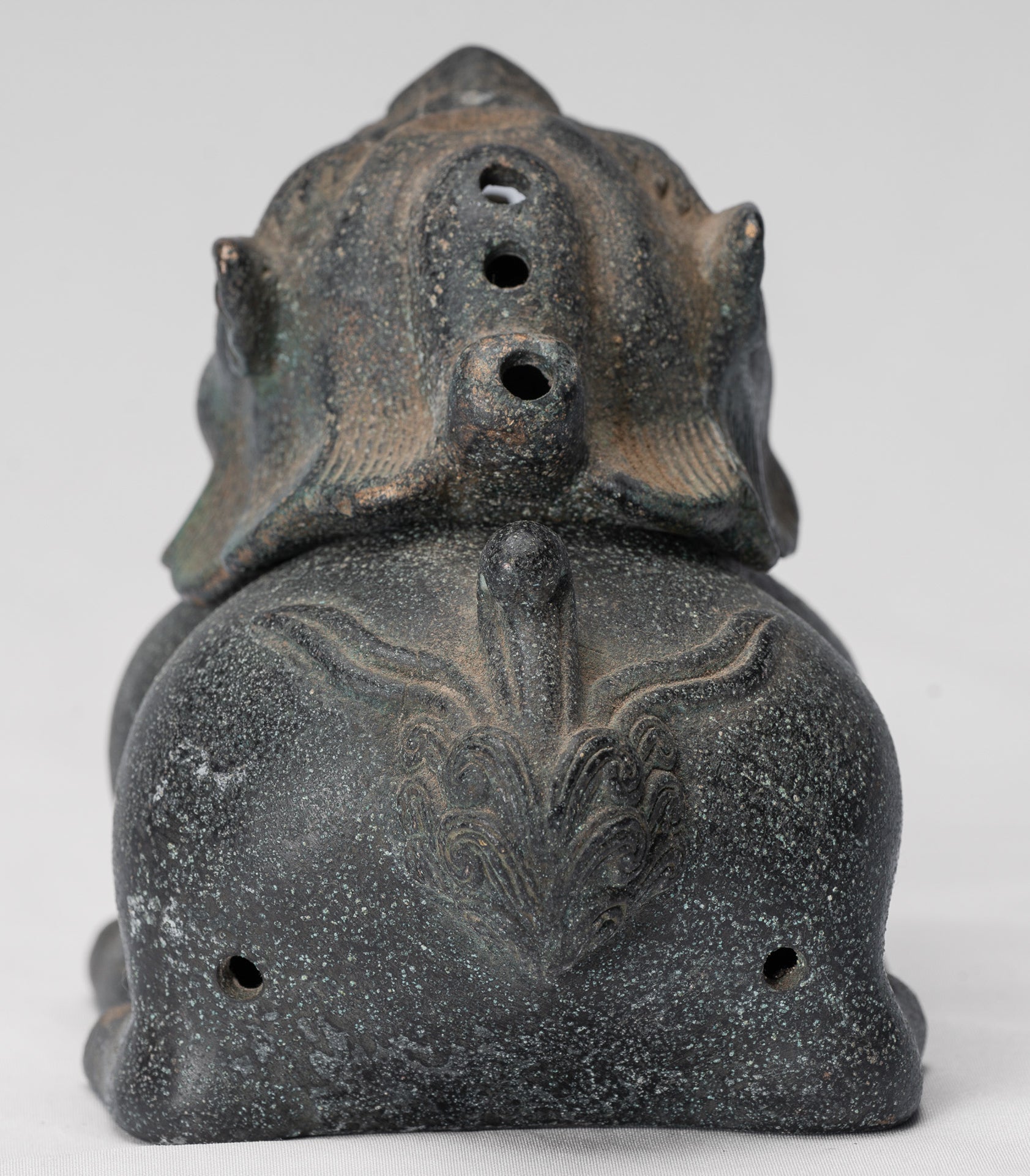 Antikes zweiteiliges Drachen-Räuchergefäß oder Räuchergefäß und Räucherstäbchenhalter aus Bronze im chinesischen Stil – 12 cm hoch