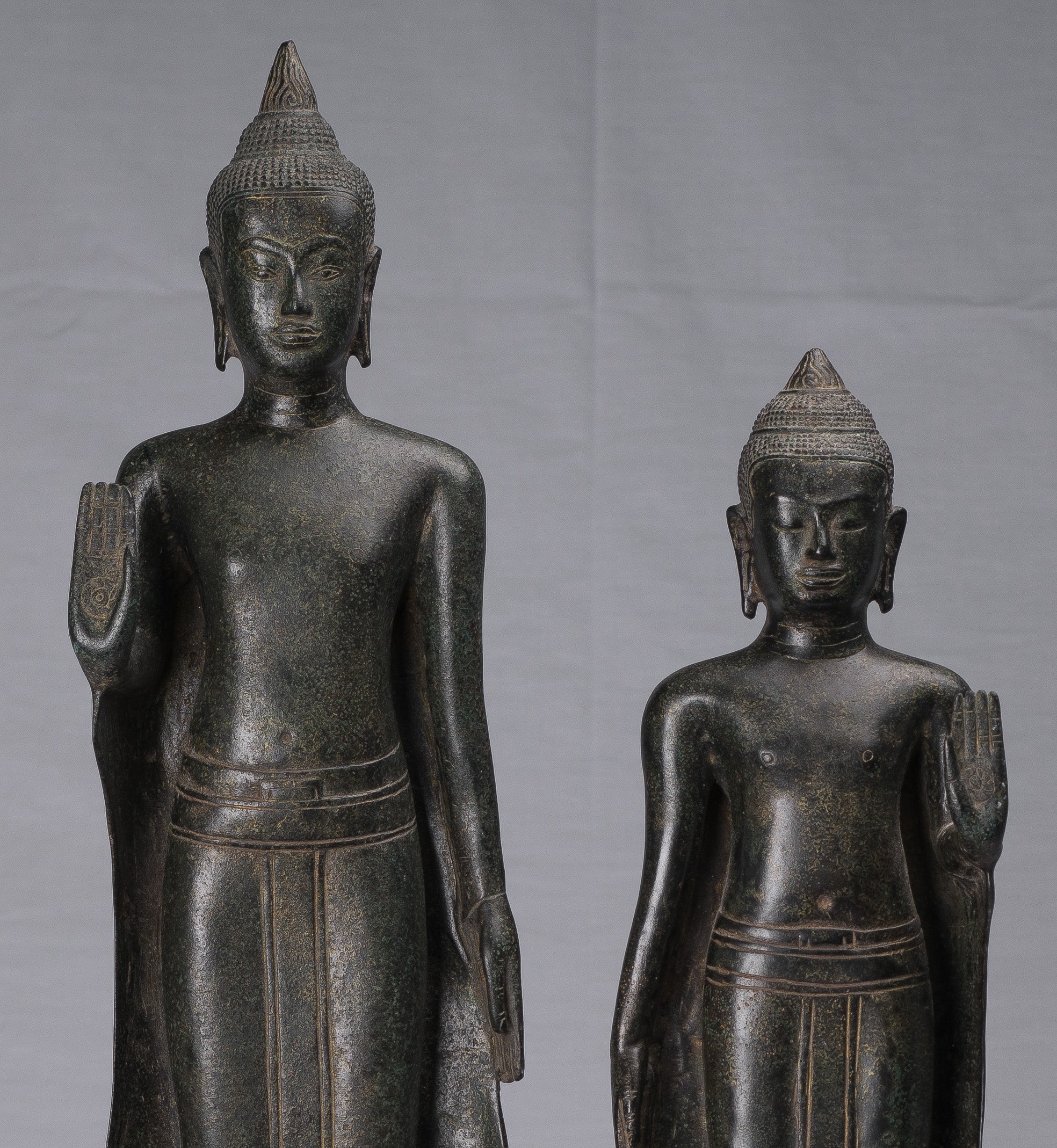 Statues de Bouddha - Bronze de style khmer antique debout Abhaya Protection Statues Bouddha (paire) - 62 cm / 25 "