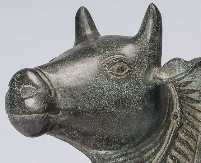 Statua Nandi in bronzo in stile Khmer antico - Monte di Shiva - 53 cm/21 "di lunghezza